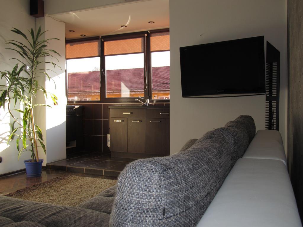 Comfort Home Apartment 2 Петрошань Екстер'єр фото